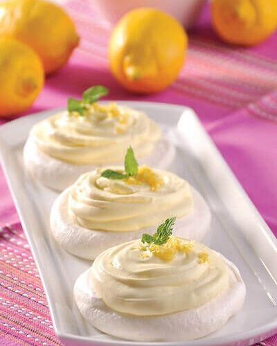 Tartas de merengue con crema de limón