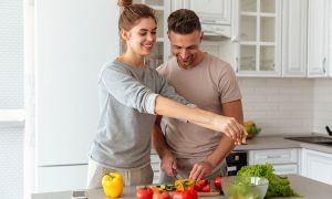 ¿Solteras o recién casadas en la cocina?
