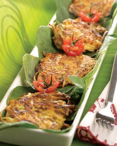 Tortitas de carne deshebrada y verduras