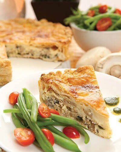 Pay de pollo con rajas y champiñones